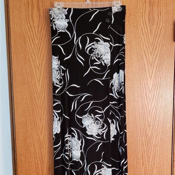 Stunning 2 Pc. Floor Length Floral Skirt and Top - Ladies Sz M - Picture 4 of 8